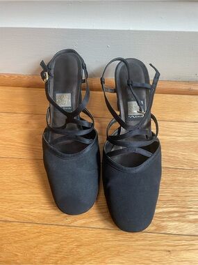 Nina Black Genuine Leather Strappy Closed-Toe Heels with Ankle Strap Sz 9.5